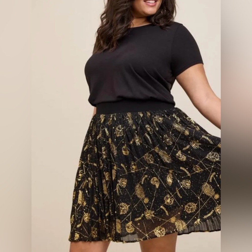 BNWT TORRID Harry Potter Celestial mini Chiffon pleated Skater Skirt 1X (14-16)